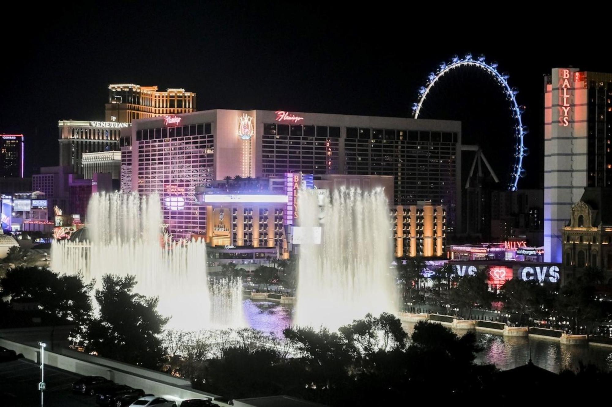 Iconic Vegas Views - 6 Comfy Beds, No Resort Fees, Center Strip! Λας Βέγκας Εξωτερικό φωτογραφία